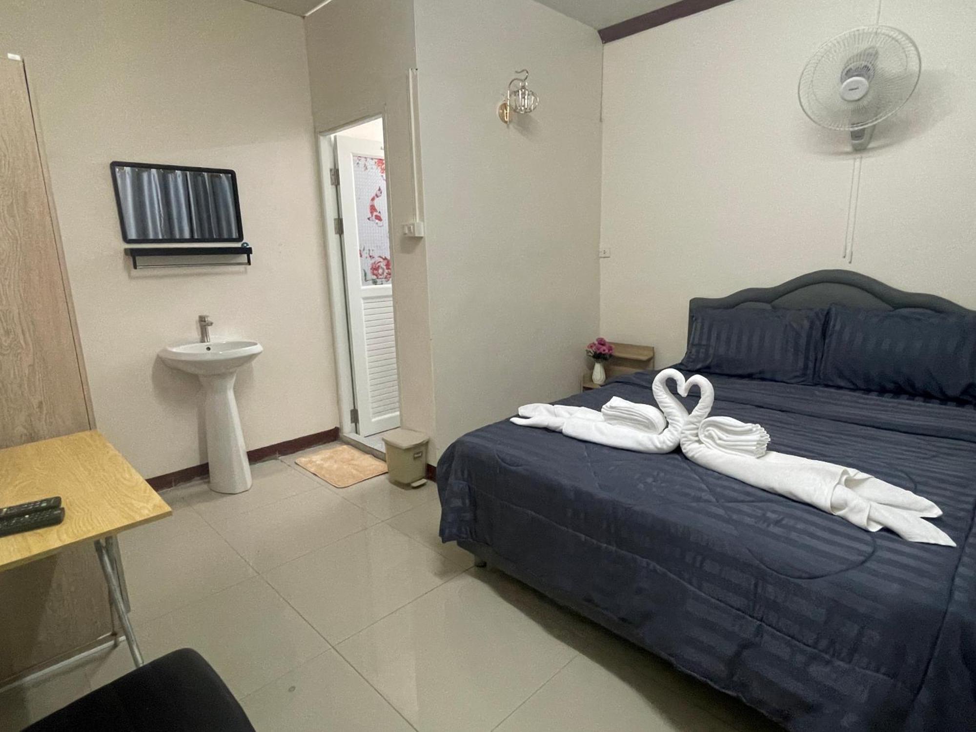 2B Cozy Hostel ตรัง Ngoại thất bức ảnh