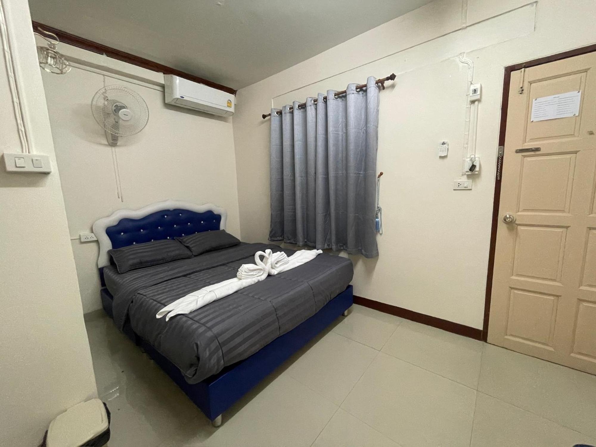2B Cozy Hostel ตรัง Ngoại thất bức ảnh