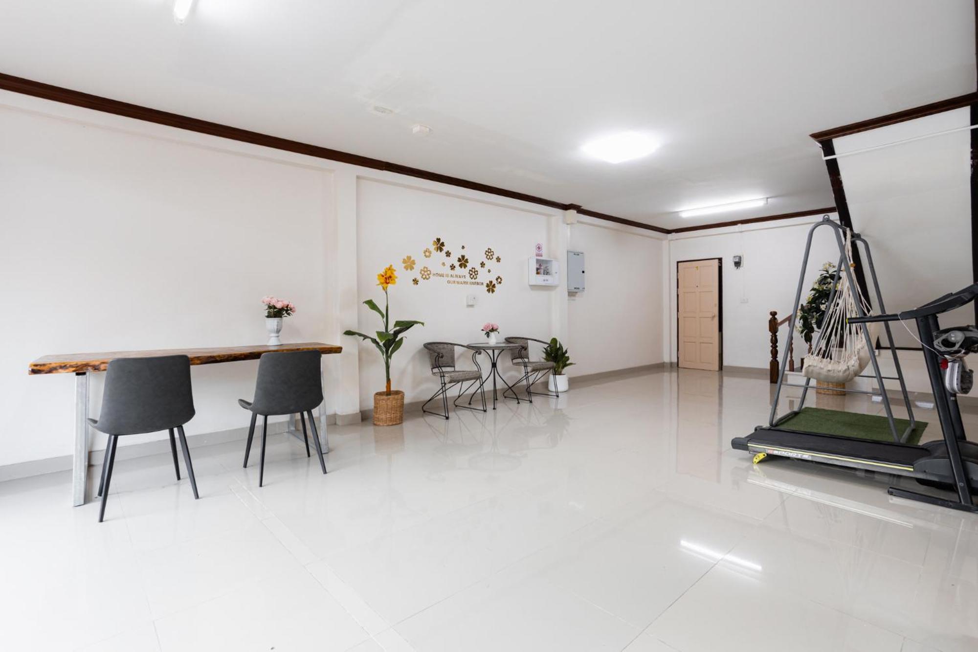 2B Cozy Hostel ตรัง Ngoại thất bức ảnh
