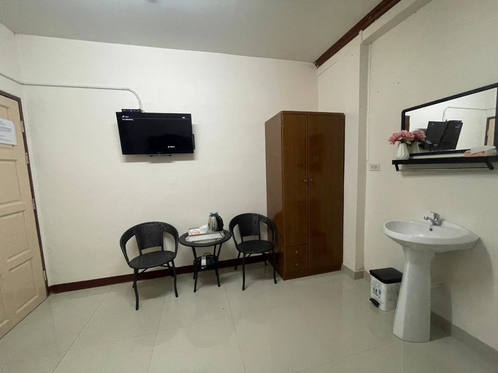 2B Cozy Hostel ตรัง Ngoại thất bức ảnh